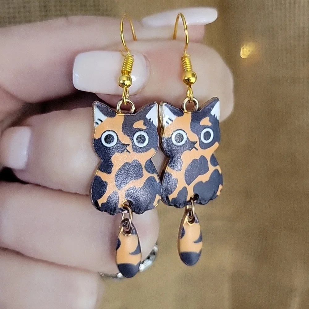 🔥LAST PAIR🔥 CALICO CAT EARRINGS